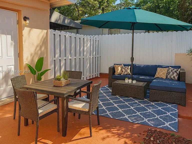 1450 SW 6th St #4 — Photo 7