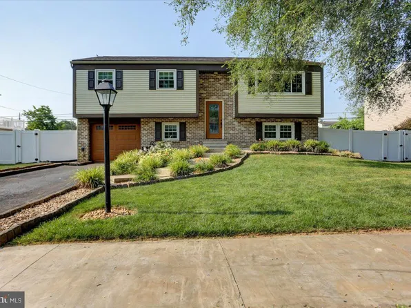 1213 Gross Dr, Mechanicsburg, PA 17050