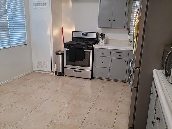 2nd image of 3539 N Golden Ave