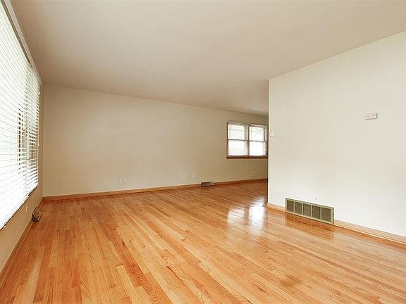 3rd image of 17125 Evans Dr