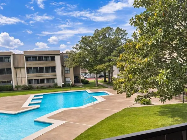 3035 Walnut Bend Ln APT 26, Houston, TX 77042