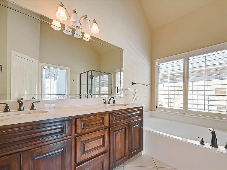 5422 Linden Rose Ln — Photo 43