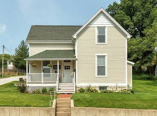 1201 N 4th St, Saint Charles, MO 63301