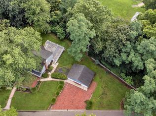 24 Ridge Dr, Port Washington, NY 11050