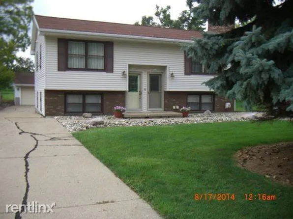 311 Renker Rd, Lansing, MI 48917