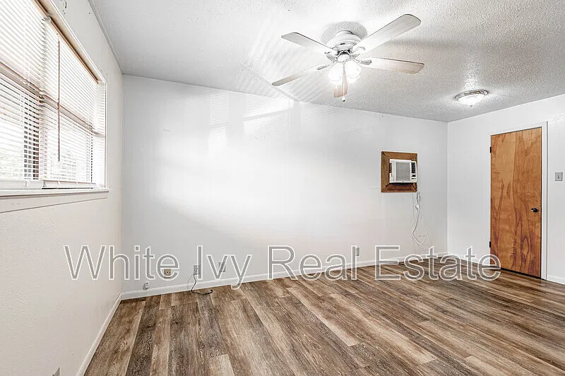 1 bed, 1.0 bath, 240 sqft, $550 — Photo 4