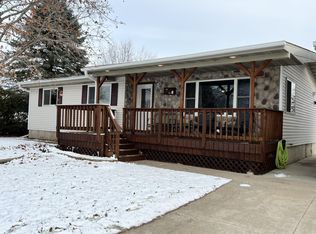 510 2nd St, Weyauwega, WI 54983