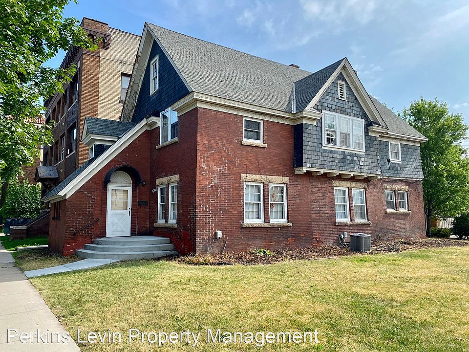 1st image of 2417 Fremont Ave S
