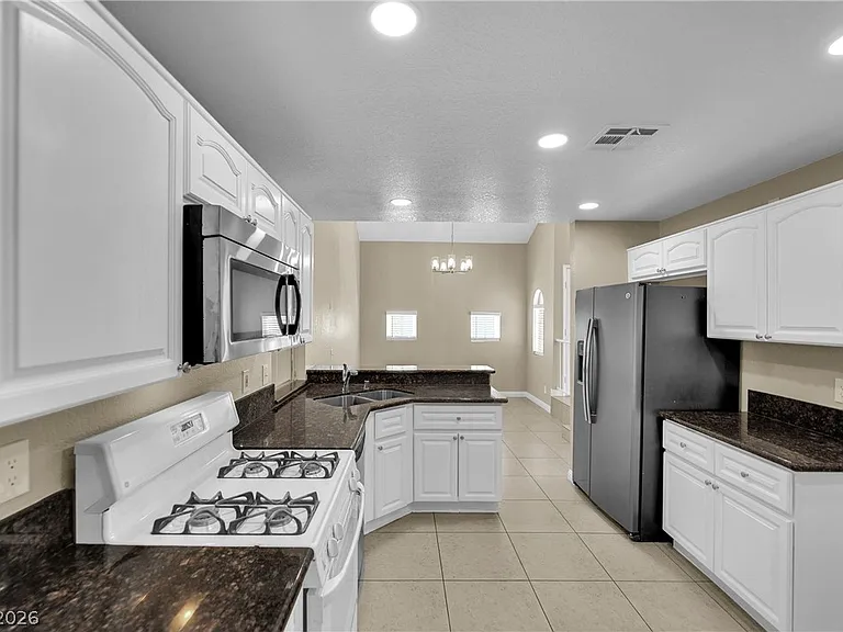 756 Charwood Cir — Photo 15