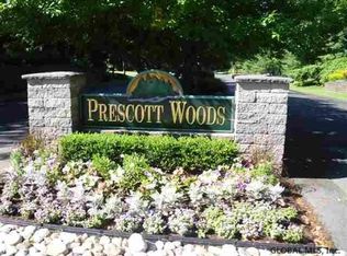 746 Waldens Pond Rd, Albany, NY 12203