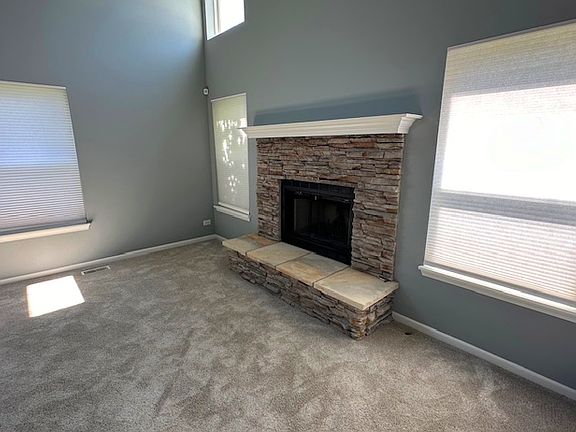 4th image of 945 Forestview Way