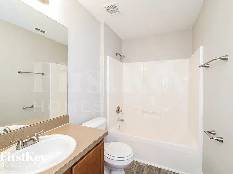 984 Alsace Dr — Photo 13