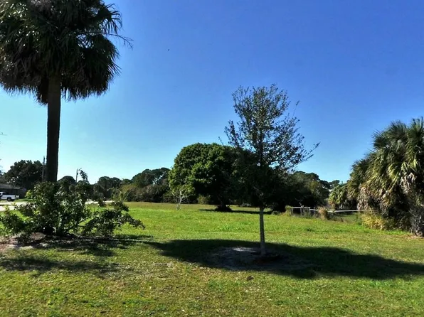 1601 N 25th St, Fort Pierce, FL 34947