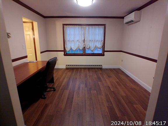 Dining room with office furnishing