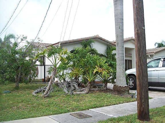 3rd image of 2524 NE 51st St