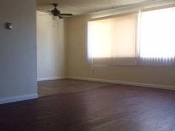 8356 Amigo Ave APT 5, Northridge, CA 91324