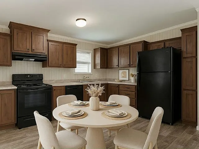 3 bed, 2.0 bath, 1120 sqft, $2,200 — Photo 2