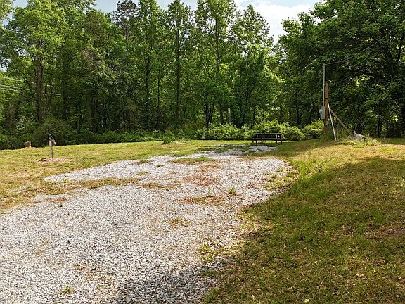 3rd image of 735 Robertson Loop Rd #3B