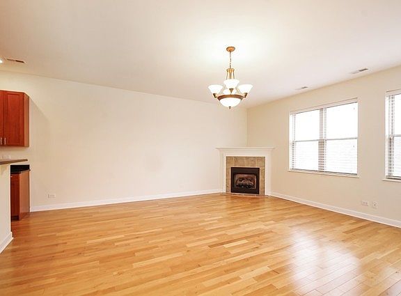 2nd image of 6015 N Mozart St APT 301