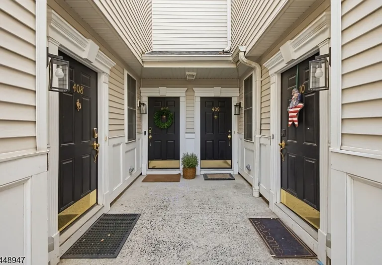 408 Donato Cir — Photo 3