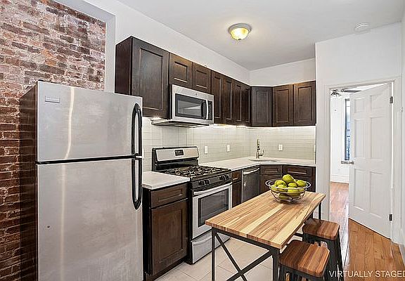 4th image of 637 Sterling Pl APT 2R