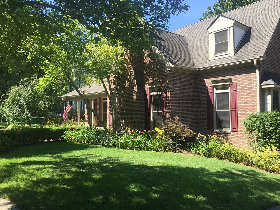 2nd image of 4825 Hempstead Dr