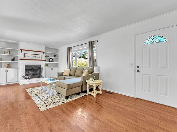 4th image of 7028 Antler Ln