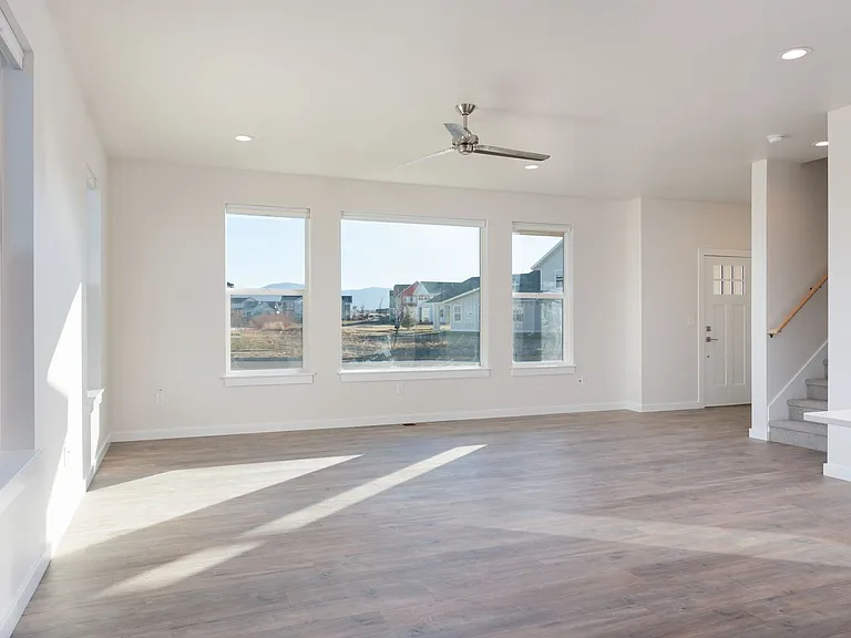 5575 Westmorland Dr — Photo 8