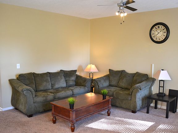 2nd image of 638 Grove Cir