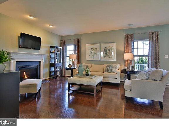 5th image of 131 Dague Farm Dr