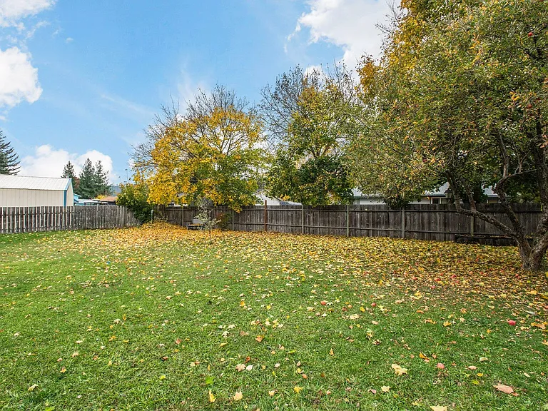 16240 N Gina Ct — Photo 22