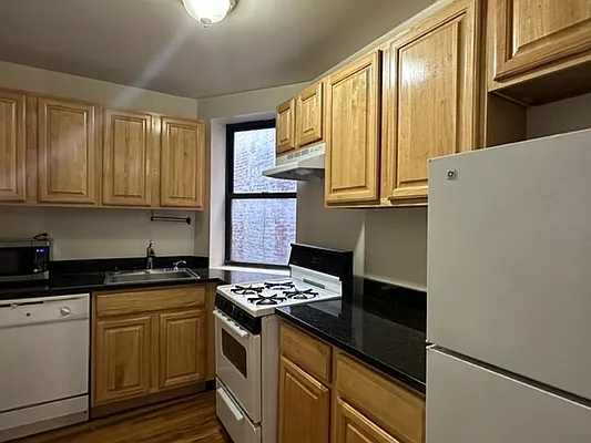 Rented by REAL New York | media 12