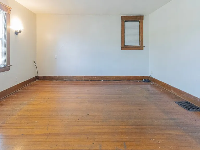1321 Paris Rd — Photo 18