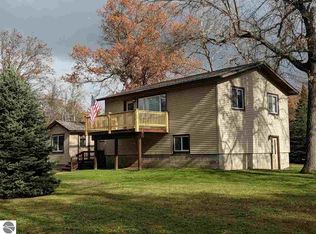 406 Oak Ln, Mio, MI 48647