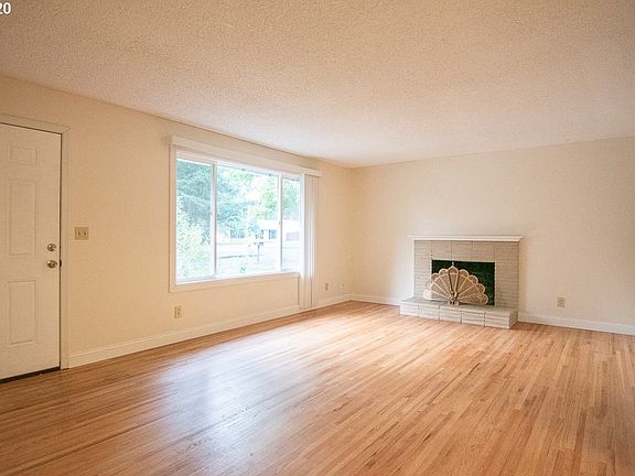 2nd image of 1105 Manzanita Way