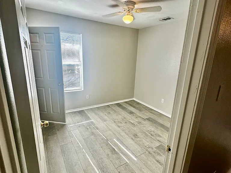 768 Avondale Ave #201 — Photo 10