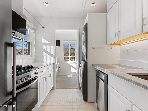5th image of 84 Indian Harbor Dr