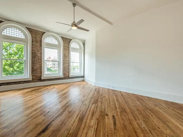 102 W Summit Hill Dr APT 202, Knoxville, TN 37902