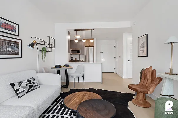 Rented by REZI | media 35