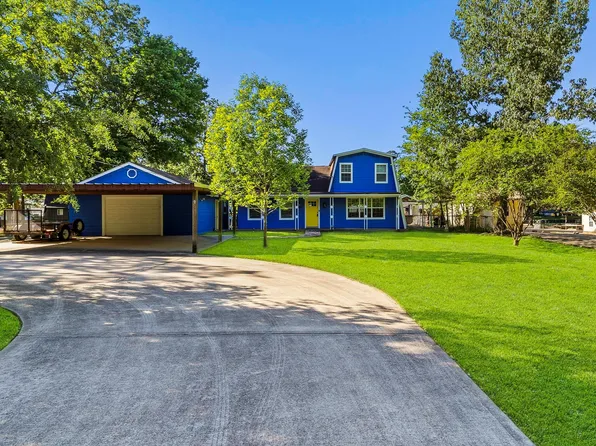 235 S Circle Dr, Livingston, TX 77351