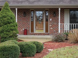 38W537 Bonnie Ct, St Charles, IL 60175