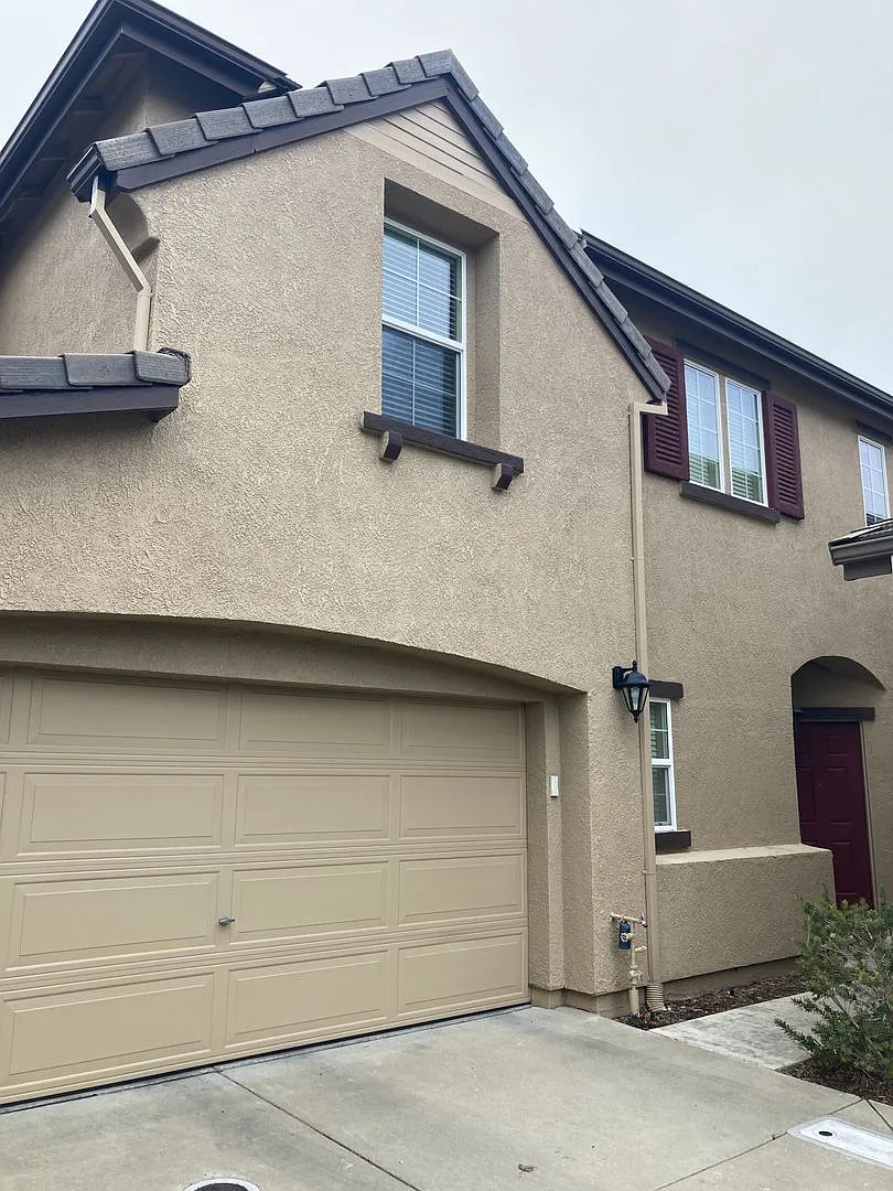 8420 Cortina Cir photo 1
