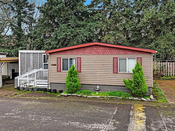 5th image of 4882 Lancaster Dr NE Unit 127