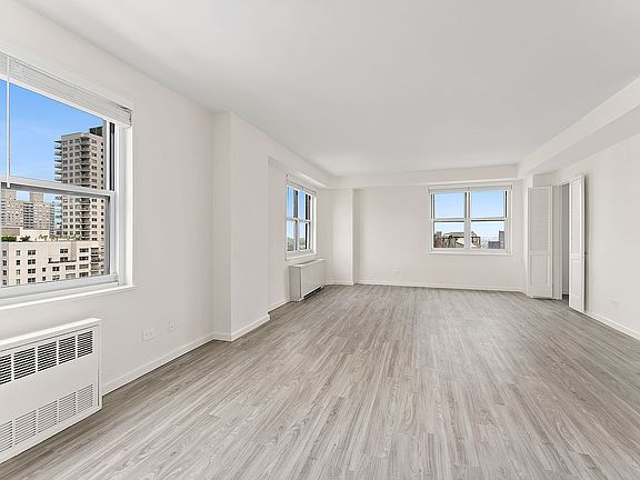 3rd image of 444 E 75th St APT 21A