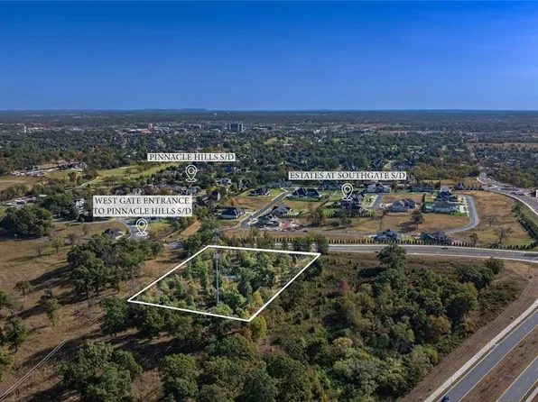 4400 S Rainbow Rd, Rogers, AR 72758