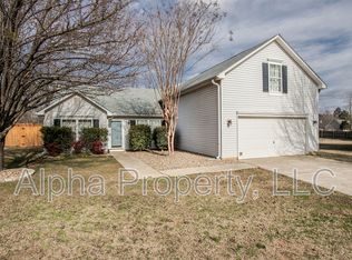 15 Avalon Ct, Simpsonville, SC 29681