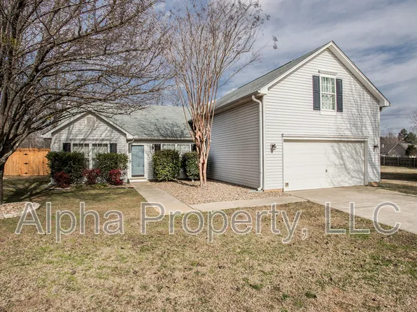 15 Avalon Ct, Simpsonville, SC 29681