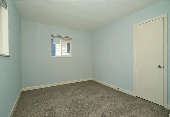 5th image of 1862 N Dexter St