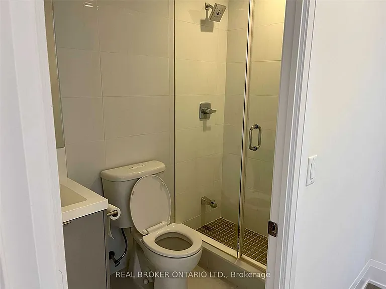 101 Erskine Ave #1801 — Photo 10