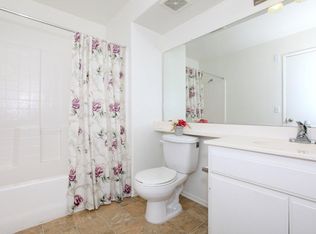 18012 Annes Cir UNIT 102, Canyon Country, CA 91387